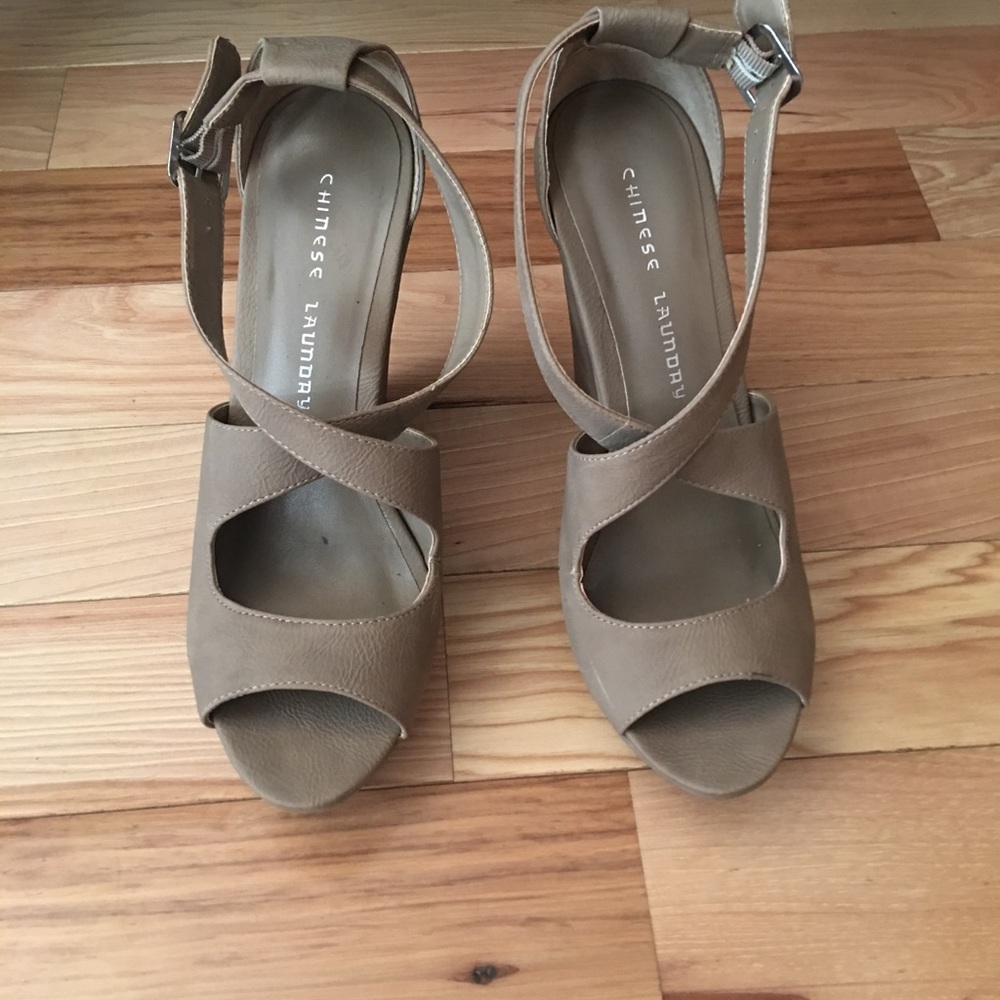 Chinese Laundry Wedges